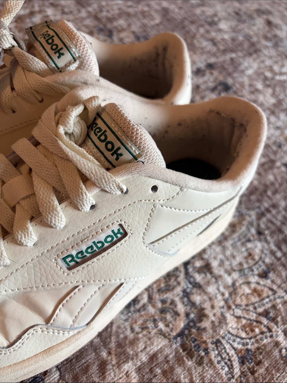 Reebok Womans Cream/Off-White Leather Sneakers - Picture 2 of 4